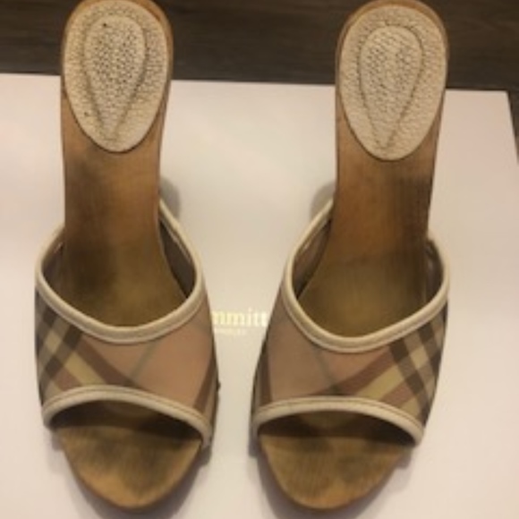 Burberry Heels - Picture 1 of 5